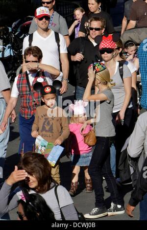 Reese Witherspoon and husband Jim Toth spend the day at Disneyland with their children Ava Phillippe and Deacon Phillippe Anaheim, California - 26.11.11