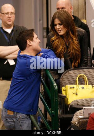 Khloe Kardashian talks to Dallas Mavericks owner Mark Cuban at the Dallas Mavericks pre-season basketball game against the Oklahoma Thunder  Dallas, Texas - 18.12.11 Stock Photo