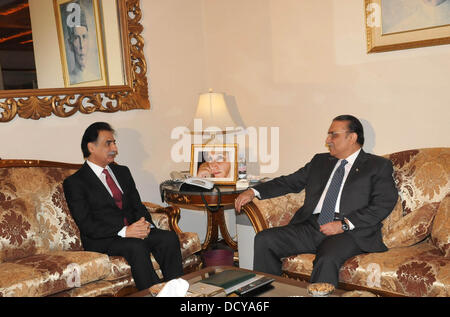 Islamabad, Pakistan. 22nd August 2013.   Speaker National Assembly, Sardar Ayaz Sadiq called on President Asif Ali Zardari at the Aiwan-e-Sadr, Islamabad on August 22, 2013.      Handout by Pakistan informtion department      (Photo by PID/Deanpictures/Alamy Live News) Stock Photo