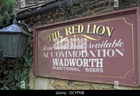 The Red Lion, Lacock, brown sign, Home Made Food, Accommodation,Wadworth Traditional Beers,1 High Street, Lacock, Wiltshire, SN15 2LQ Stock Photo