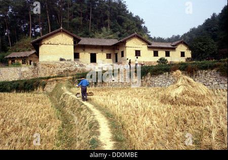 View of the former residence built in the late Qing Dynasty in which Mao Zedong or Mao Tse-tung also known as Chairman Mao was born and spent his childhood in the town of Shaoshan located on the mid-eastern Hunan and the mid-north of Xiangtan in China Stock Photo