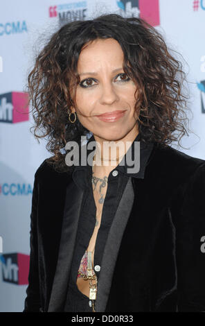 Linda Perry at arrivals for 17th Annual Critics Choice Movie Awards