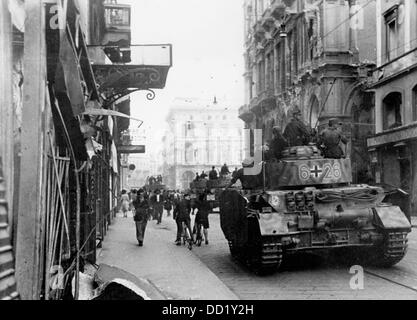 The image from the Nazi Propaganda! shows a tank of the SS Leibstandarte 'Adolf Hitler during the occupation of Milano, Italy, in the fight against the Badoglio government in Italy on 11 September 1943. Fotoarchiv für Zeitgeschichte Stock Photo