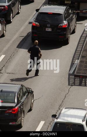 New York, USA. 23rd Aug, 2013. Fort Lee police, PAPD, and NYPD police search for man in stolen unmarked police car after shots were fired in Fort Lee © Michael Glenn/Alamy Live News Stock Photo