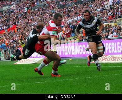 London, UK. 24th Aug, 2013. Iain Thornley of Wigan Warriors dives across the line to score a try during the Rugby League Challenge Cup Final between Hull FC and Wigan Warriors from Wembley Stadium Credit:  Action Plus Sports/Alamy Live News Stock Photo