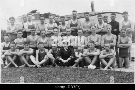 Silver Gate swimmers, June 1927. Naval Training Station teams. Lt. Decker, Coach, (San Diego, California.) - - 295571 Stock Photo