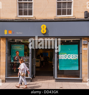 The EE mobile phone shop store in Bath , Somerset , England , Britain , Uk Stock Photo