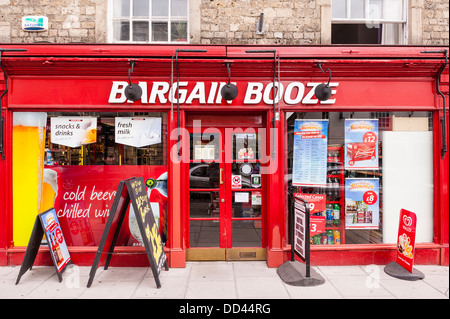 The Bargain Booze Shop store in Warminster in Wiltshire , England , Britain , Uk Stock Photo