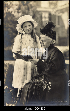 Ak Emma zu Waldeck und Pyrmont mit Prinzessin Juliana, Niederlande; Stock Photo