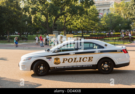 United States Secret Service (USSS) uniformed division police car parked on Pennsylvania Avenue, Washington DC Stock Photo