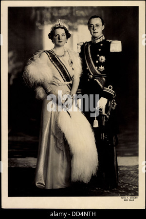 Ak Königin Juliana mit Ehegatten Prinz Bernhard der Niederlande; Stock Photo