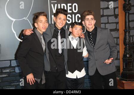 Brooklyn, New York, USA. 25th Aug, 2013. Members of the band 'To Be One' arrive for the MTV Video Music Awards at the Barclays Center in Brooklyn, New York, USA, 25 August 2013. Photo: Hubert Boesl/dpa/Alamy Live News Stock Photo