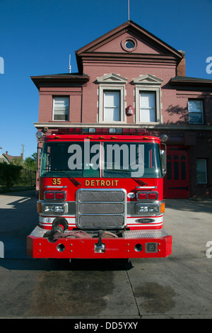 Engine Co 35, 5th Battalion, parked in front of its quarters, Detroit, Michigan USA Stock Photo