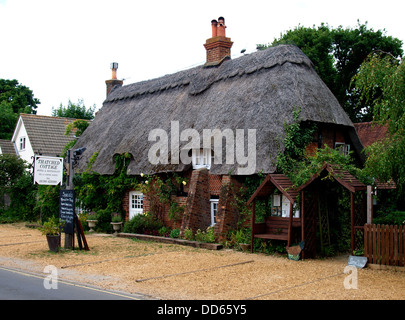 The Thatched Cottage Hotel and Restaurant, Brockenhurst, New Forest, Hampshire, UK 2013 Stock Photo