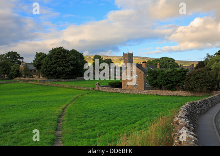St Oswald's Church in Askrigg, Wensleydale, North Yorkshire, Yorkshire Dales National Park, England, UK. Stock Photo