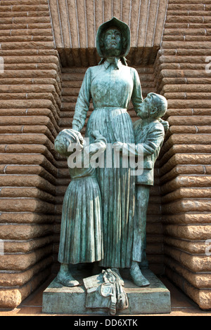 Staue of Voortrekker mother and children by Anton van Wouw, Voortrekker Monument, Pretoria, South Africa Stock Photo