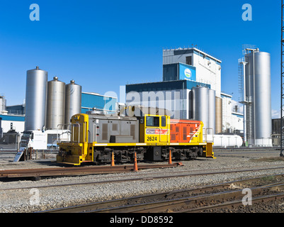 dh Hawera TARANAKI NEW ZEALAND KiwiRail DSC 2624 shunting train Fonterra Whareora dairy factory buildings Stock Photo