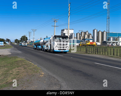 dh Hawera TARANAKI NEW ZEALAND Fonterra milk tanker lorries Whareora dairy factory buildings Stock Photo