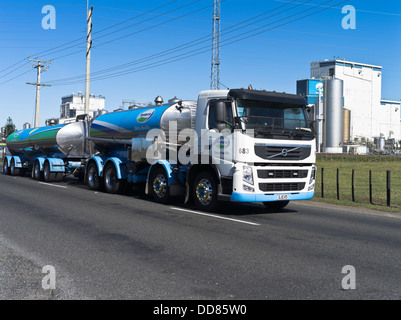 dh Hawera TARANAKI NEW ZEALAND Fonterra milk tanker lorry Whareora dairy factory buildings truck Stock Photo