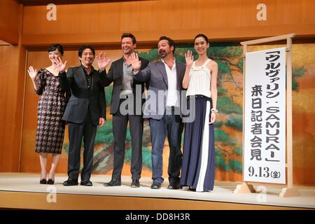 Tokyo, Japan. 29th Aug, 2013. (L-R) Rila Fukushima, Hiroyuki Sanada, Hugh Jackman, James Mangold, Tao Okamoto, Aug 29, 2013 : Hollywood actor Hugh Jackman attends a news conference to promote his latest movie 'The Wolverine' in Tokyo on August 29, 2013. Credit:  Yohei Osada/AFLO/Alamy Live News Stock Photo