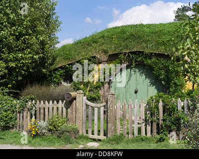 dh  HOBBITON NEW ZEALAND Hobbits cottage door film set movie site Lord of the Rings films Stock Photo