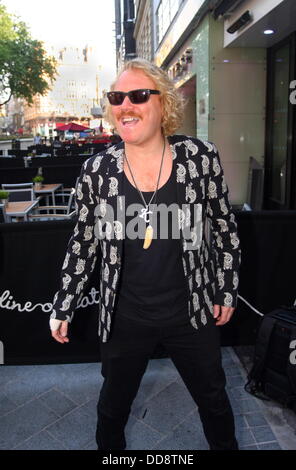 Leicester Square, London, UK. 29th Aug, 2013. Leigh Francis also known as Keith Lemon poses in Leicester Square this morning. Stock Photo