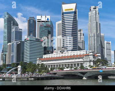 dh Merlion Park Fullerton Hotel DOWNTOWN CORE SINGAPORE Modern skyscrapers city skyline finance center financial district river day Stock Photo