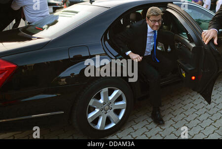 Plauen, Germany. 29th Aug, 2013. German Foreign Minister Guido Westerwelle arrives for an election campaign event of his Free Democratic Party (FDP) in Plauen, Germany, 29 August 2013. Photo: Hendrik Schmidt/dpa/Alamy Live News
