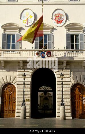 Consulado español en italia milan