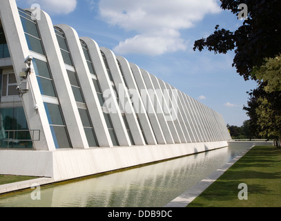 NAPP pharmaceutical group building architect Arthur Erickson at Cambridge Science Park Cambridge England Stock Photo