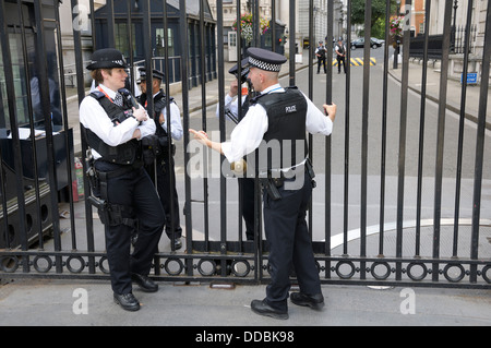 Armed Female Police Officer protecting the Changing of the Guard ...