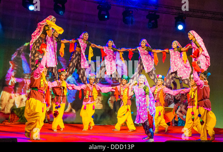 Gujarati dance performance at a trade fair in Ghandinagar, outside Ahmedabad Stock Photo