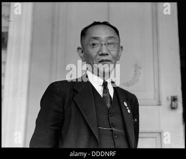 Florin, California. Reverend Naito (Buddhist) on steps of his church prior to evacuation. 537852 Stock Photo