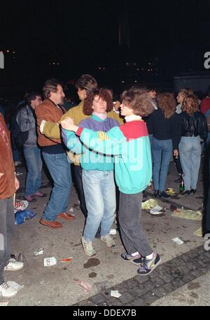 GDR citizen party celebrate the German Reunification in East Berlin, GDR, 03 October 1990. Stock Photo