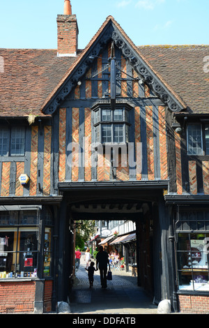 Ancient Lion & Lamb Yard building, West Street, Farnham, Surrey, England, United Kingdom Stock Photo