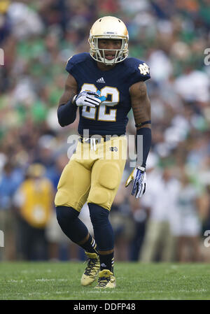 South Bend, Indiana, USA. 31st Aug, 2013. August 31, 2013: Notre Dame safety Elijah Shumate (22) during NCAA Football game action between the Notre Dame Fighting Irish and the Temple Owls at Notre Dame Stadium in South Bend, Indiana. Notre Dame defeated Temple 28-6. © csm/Alamy Live News Stock Photo