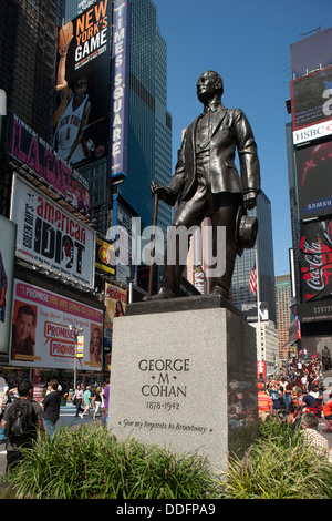 COHAN STATUE TIMES SQUARE MIDTOWN MANHATTAN NEW YORK CITY USA Stock Photo