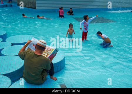 Malaysia, Selangor state, Kuala Lumpur, KLCC (Kuala Lumpur City Center) park Stock Photo