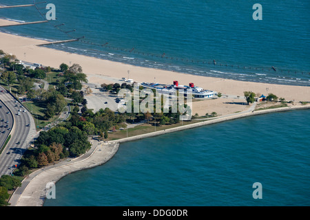 NORTH AVENUE BEACH NORTH LAKE SHORE DRIVE LAKE MICHIGAN CHICAGO ILLINOIS USA Stock Photo