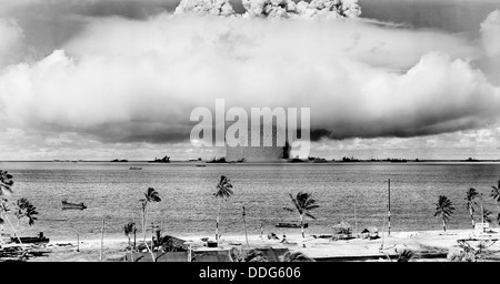OPERATION  CROSSROADS  The underwater Baker atomic nuclear explosion on Bikini Atoll on 25 July 1946 - see description below Stock Photo