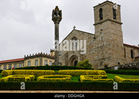 Ingreja Matriz Church,The Camera Municipal Town hall overlooking Rio Cavado and 14th Century Bridge,Barcelos,Northern Portugal Stock Photo