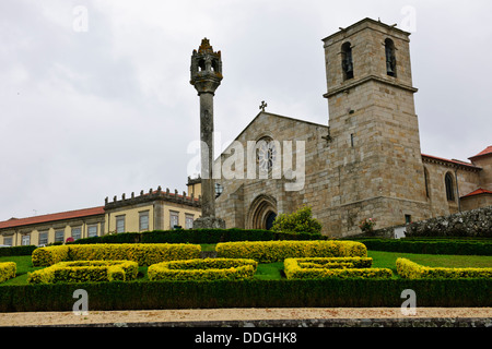 Ingreja Matriz Church,The Camera Municipal Town hall overlooking Rio Cavado and 14th Century Bridge,Barcelos,Northern Portugal Stock Photo