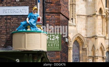 York, High Petergate - Statue of Minerva Stock Photo