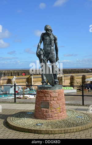 'The Ancient Mariner' statue (Samuel Taylor Coleridge) on harbour esplanade, Watchet, Somerset, England, United Kingdom Stock Photo