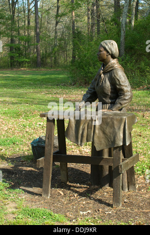 Statue of a freed slave woman laundress at Union Army's Contraband Camp in Corinth MS, 1862-1864. Digital photograph Stock Photo