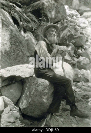 JOHN MUIR (1838-1914) Scottish-American naturalist in 1907 Stock Photo