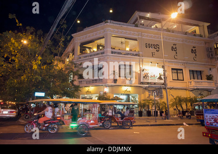 FCC, Foreign Correspondent Club at night in Phnom Penh , Cambodia Stock Photo