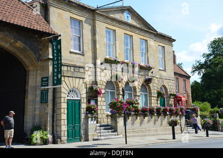 Town Hall facade, Magdalene Street, Glastonbury, Somerset, England, United Kingdom Stock Photo