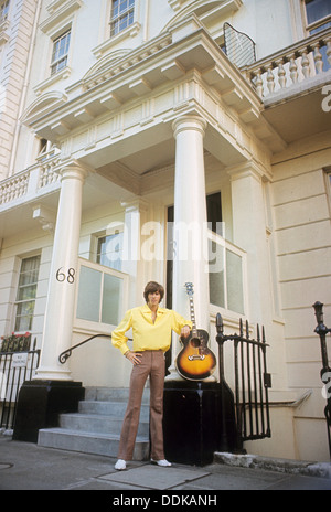 BEE GEES  Barry Gibb at his Eaton Square, London, apartment in June 1968. Photo Tony Gale Stock Photo