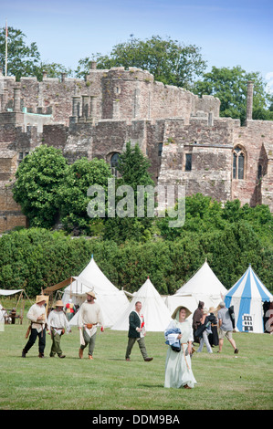 The 'Berkeley Skirmish' medieval reenactments at Berkeley Castle near Gloucester where the 500th anniversary of the battle of Fl Stock Photo